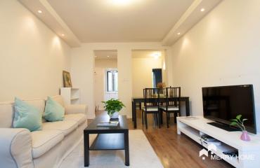 nice 2 bds apartment on Yongfu Rd, close to West Fuxing Rd